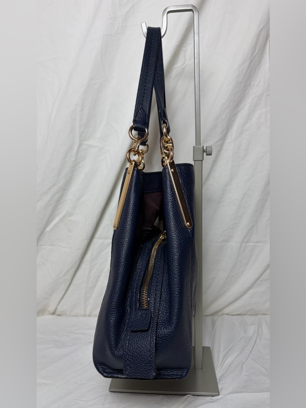 Coach Dalton 28 Navy Pebbled Leather Shoulder Bag Gold Hardware 73546 - Picture 4 of 11